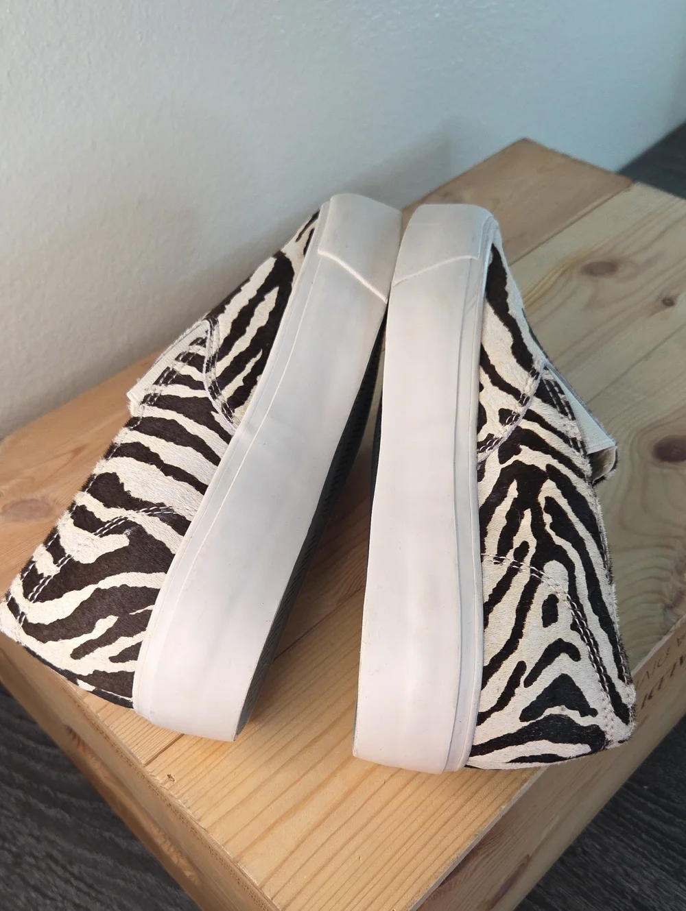 SeaVees Womans EUC Sz9.5 Zebra-Print Slip-On Sneakers in Black & White Platform